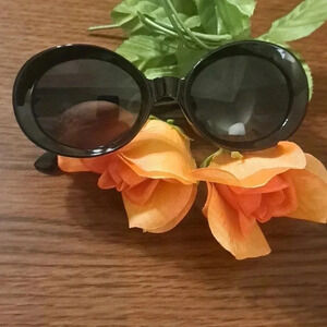 Fashion Sunglasses | One Size | Black | Gently worn | No visible scratches